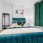 شقة Lawrence Ave 4bd-2storey House Fast Wifi Families & Leisure By Altoluxo Short Lets & Serviced With Free Wifi & Parking بريستول