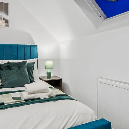 Daire Lawrence Ave 4bd-2storey House Fast Wifi Families & Leisure By Altoluxo Short Lets & Serviced With Free Wifi & Parking Bristol