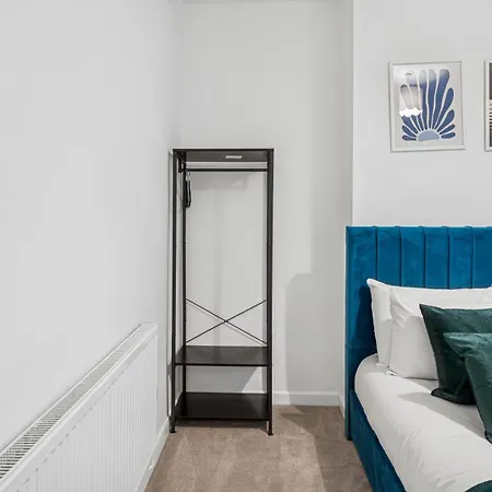 Lawrence Ave 4bd-2storey House Fast Wifi Families & Leisure By Altoluxo Short Lets & Serviced With Free Wifi & Parking Бристоль