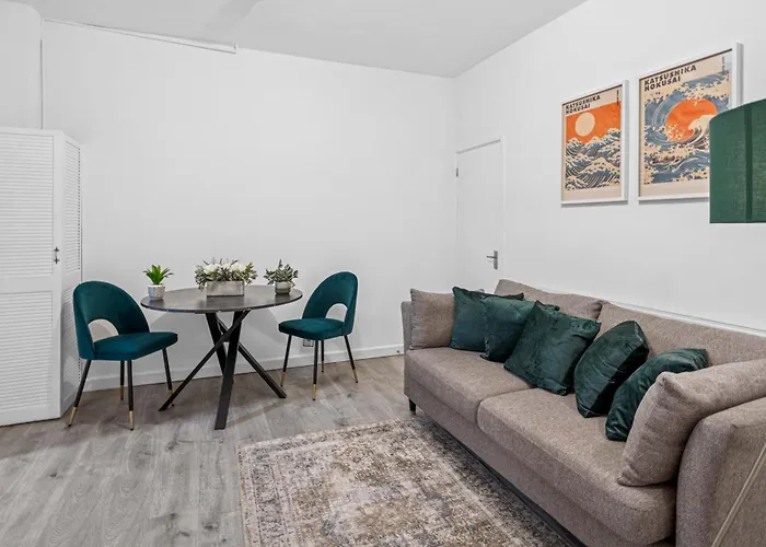 Lawrence Ave 4bd-2storey House Fast Wifi Families & Leisure By Altoluxo Short Lets & Serviced With Free Wifi & Parking Bristol