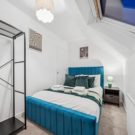 דירה Lawrence Ave 4bd-2storey House Fast Wifi Families & Leisure By Altoluxo Short Lets & Serviced With Free Wifi & Parking בריסטול