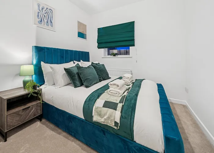 Lawrence Ave 4bd-2storey House Fast Wifi Families & Leisure By Altoluxo Short Lets & Serviced With Free Wifi & Parking Apartamento *