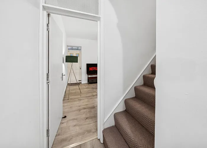 Lawrence Ave 4bd-2storey House Fast Wifi Families & Leisure By Altoluxo Short Lets & Serviced With Free Wifi & Parking * Bristol