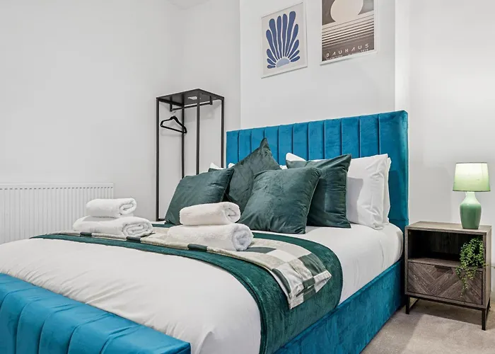 Apartamento Lawrence Ave 4bd-2storey House Fast Wifi Families & Leisure By Altoluxo Short Lets & Serviced With Free Wifi & Parking *