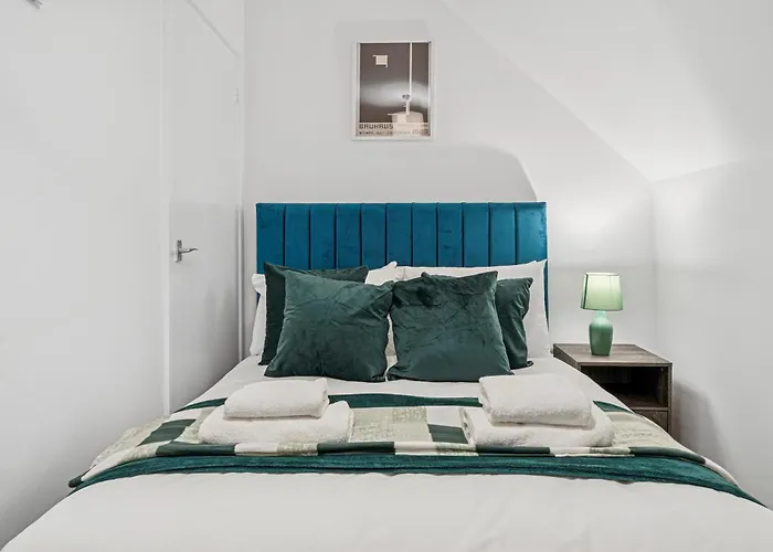 Apartamento Lawrence Ave 4bd-2storey House Fast Wifi Families & Leisure By Altoluxo Short Lets & Serviced With Free Wifi & Parking Bristol