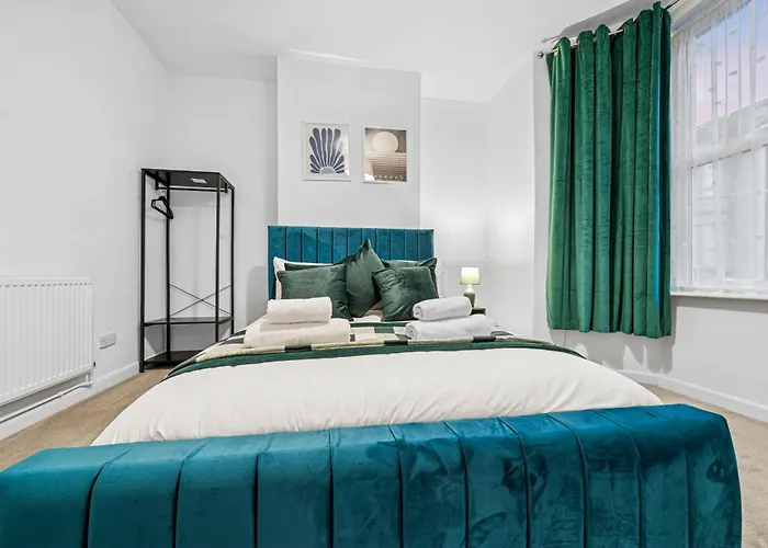 Apartamento Lawrence Ave 4bd-2storey House Fast Wifi Families & Leisure By Altoluxo Short Lets & Serviced With Free Wifi & Parking Bristol