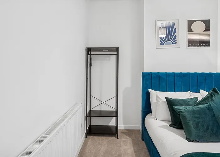 Lawrence Ave 4bd-2storey House Fast Wifi Families & Leisure By Altoluxo Short Lets & Serviced With Free Wifi & Parking Bristol